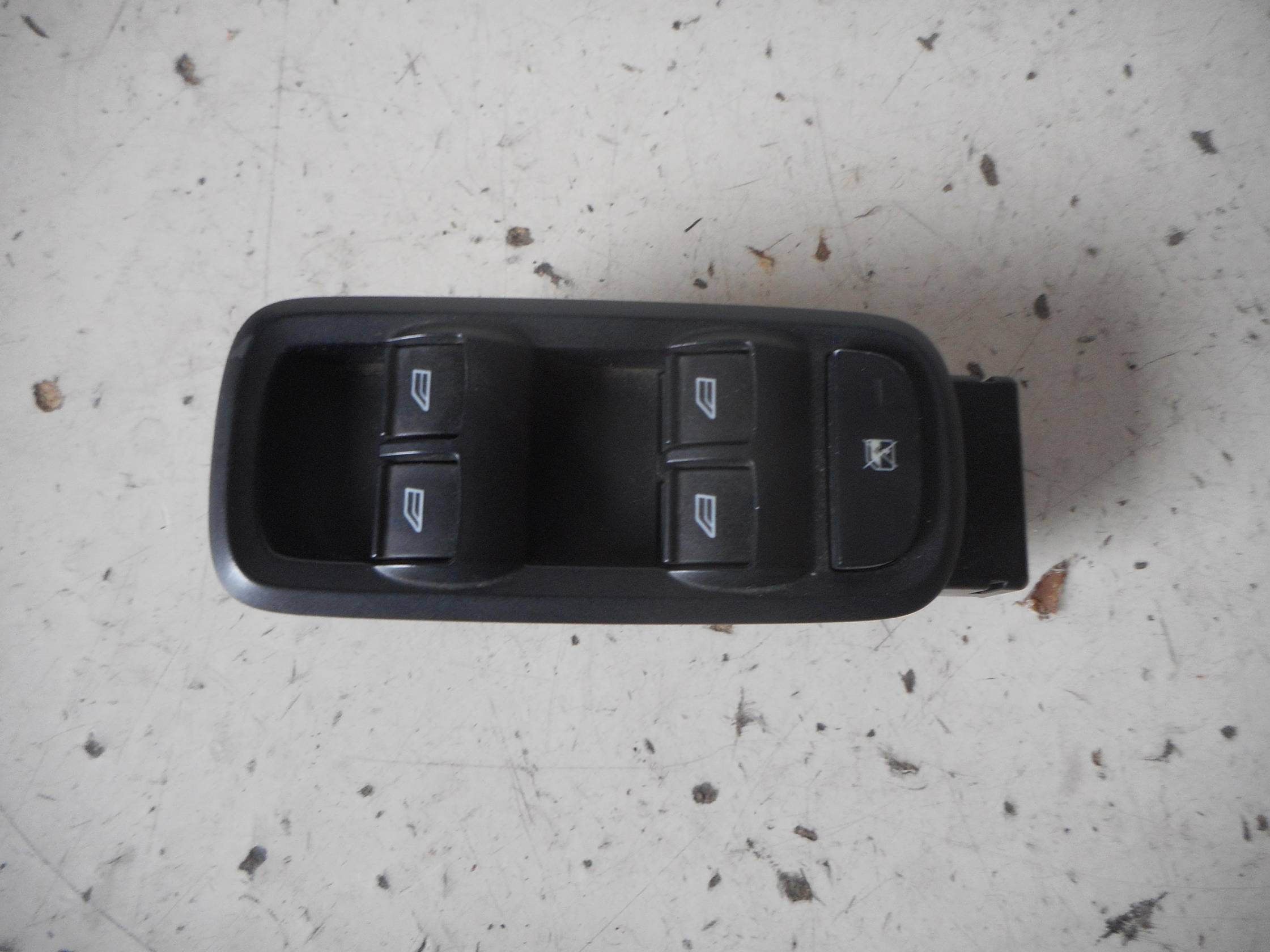 Interruttore alzacristalli porta ant.